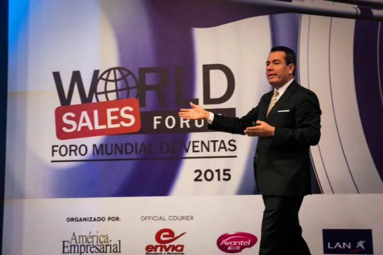 Aplicando conocimientos del Curso Zoho CRM en el Foro Mundial de Ventas 2015. Transformando estrategias de negocio